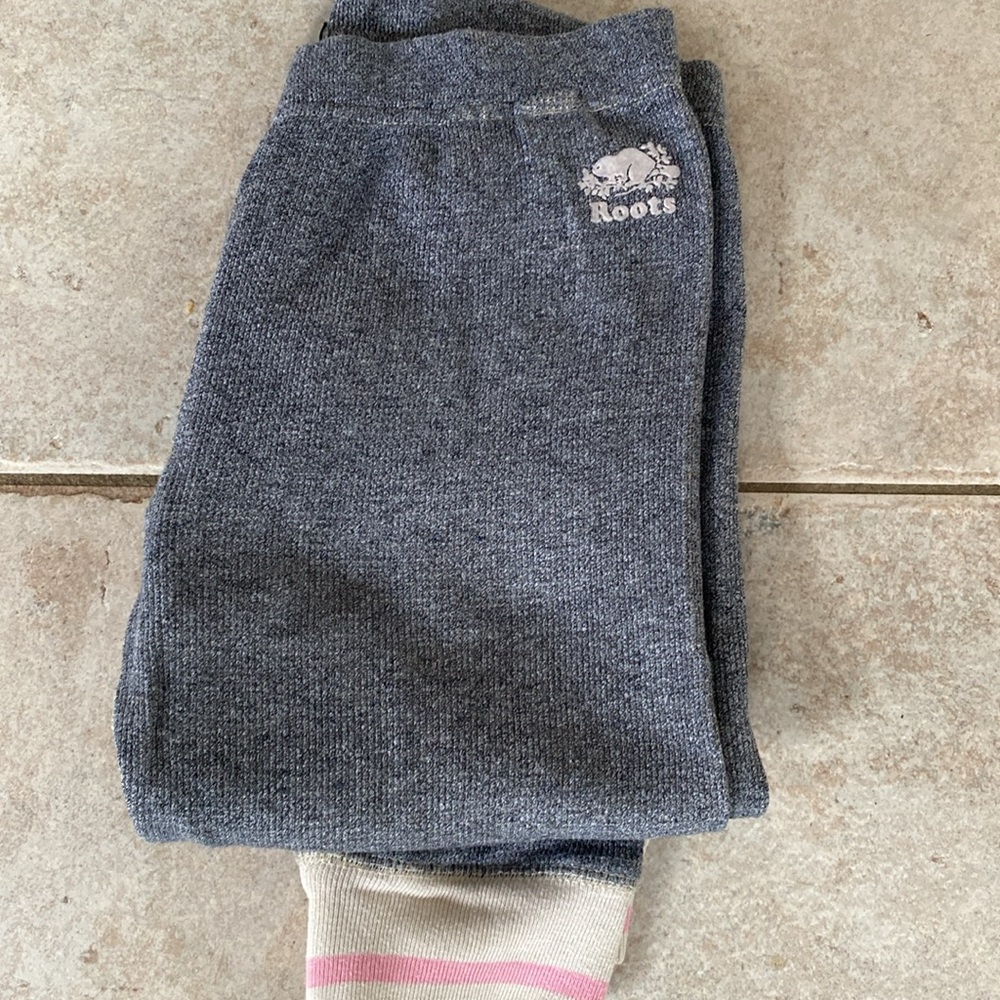 Roots sweatpants girl’s sizeXL (11-12)